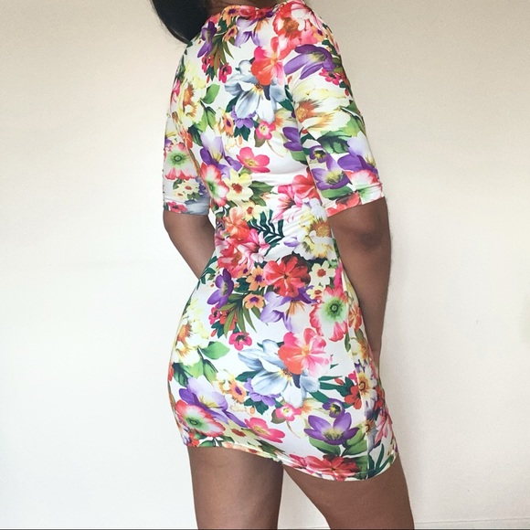 White Floral Bodycon Mini Dress - Picture 5 of 6